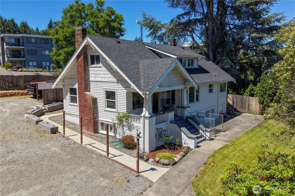 13025 Ambaum Boulevard SW Burien WA 98146