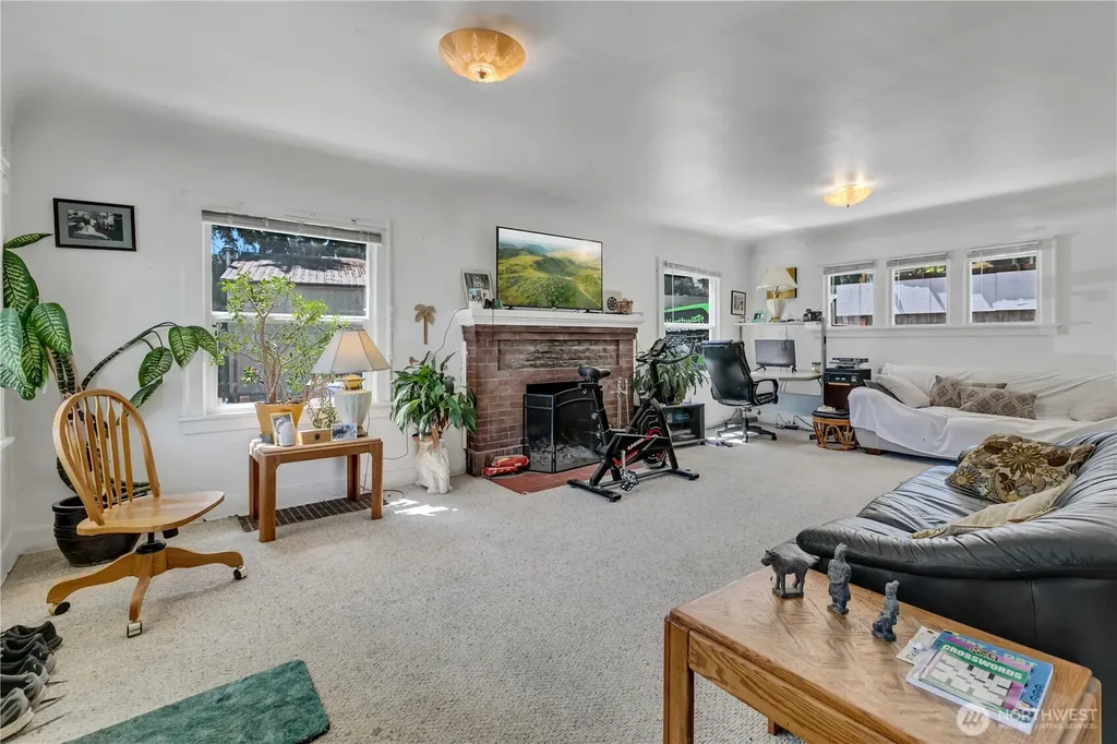 13025 Ambaum Boulevard SW Burien WA 98146
