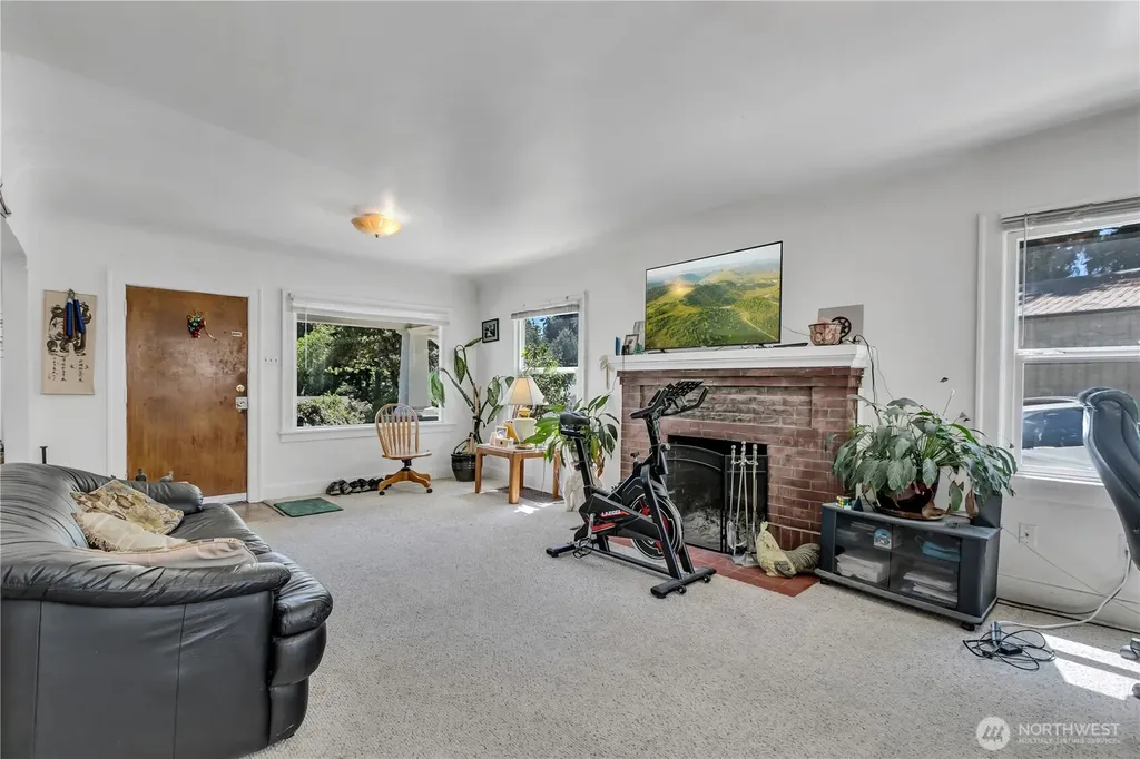 13025 Ambaum Boulevard SW Burien WA 98146