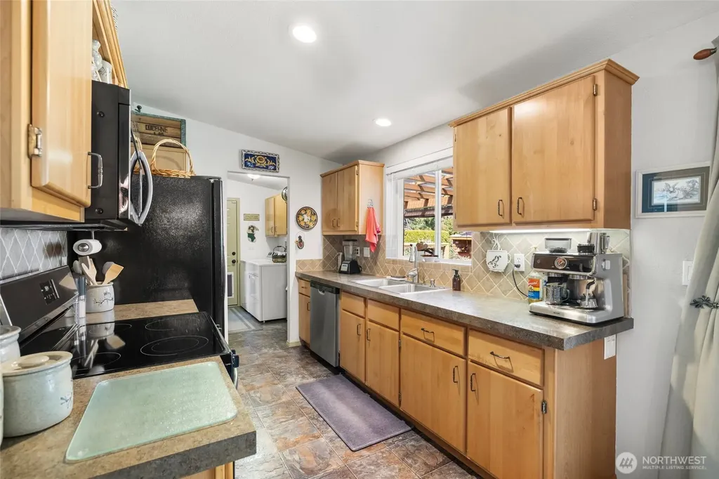 1115 Rhodes Road Sedro Woolley WA 98284