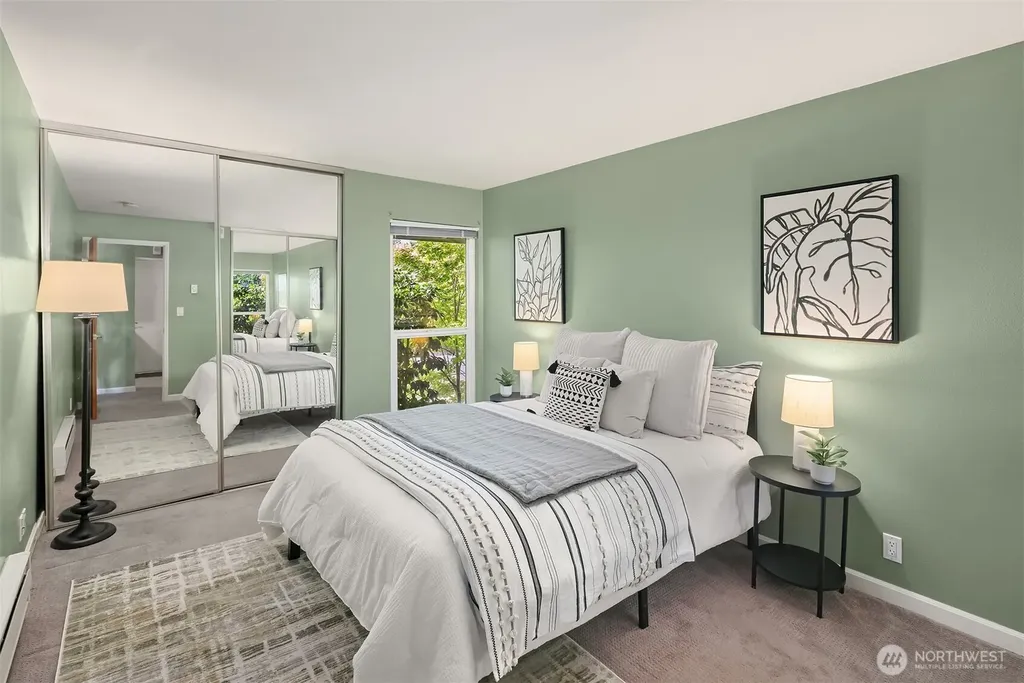 932 100th Avenue NE Bellevue WA 98004