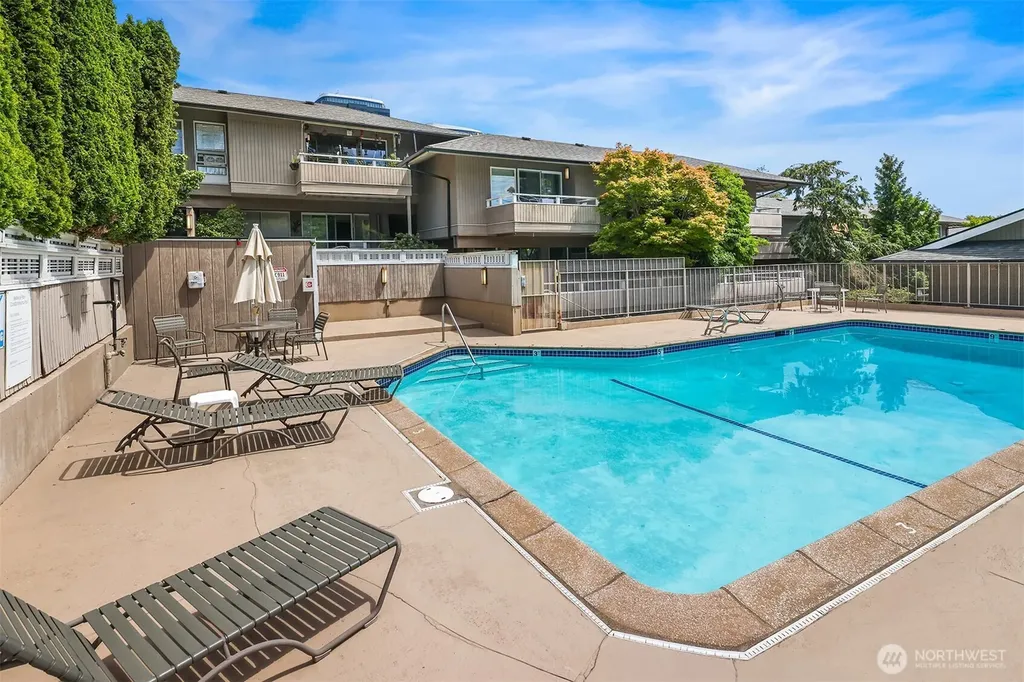 932 100th Avenue NE Bellevue WA 98004
