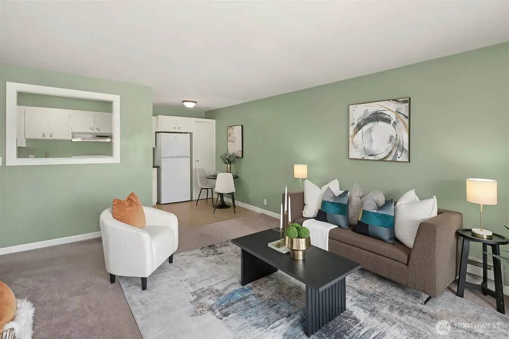 932 100th Avenue NE Bellevue WA 98004