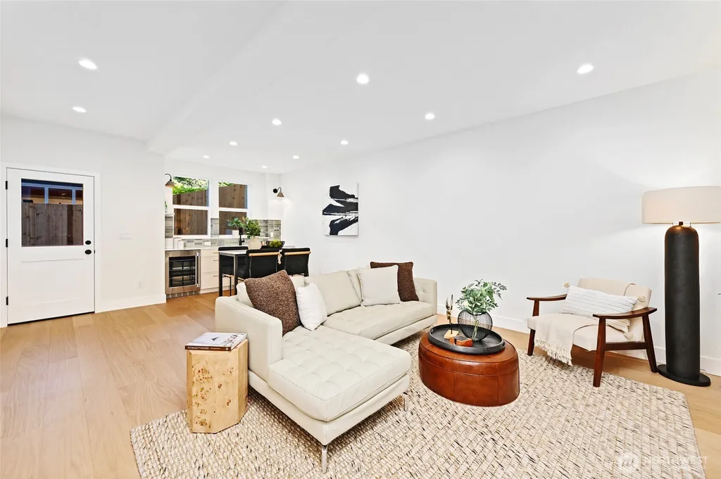 3111 W Mansell Street Seattle WA 98199