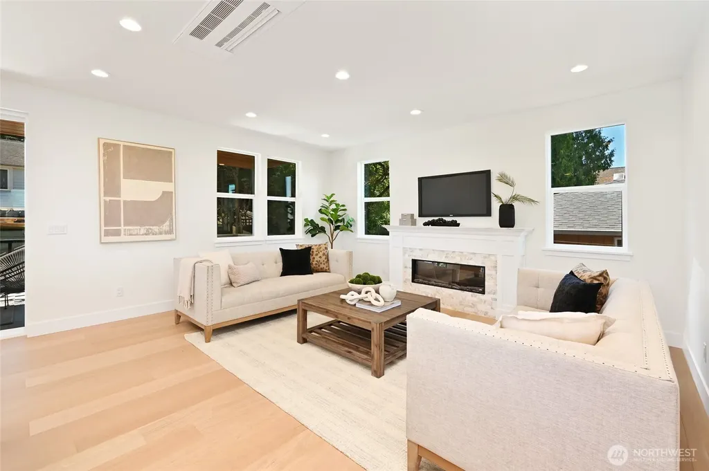 3111 W Mansell Street Seattle WA 98199