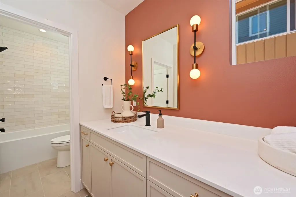 3111 W Mansell Street Seattle WA 98199