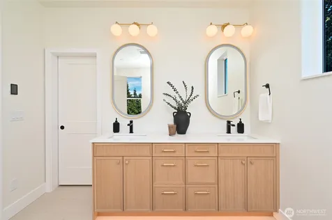 3111 W Mansell Street Seattle WA 98199