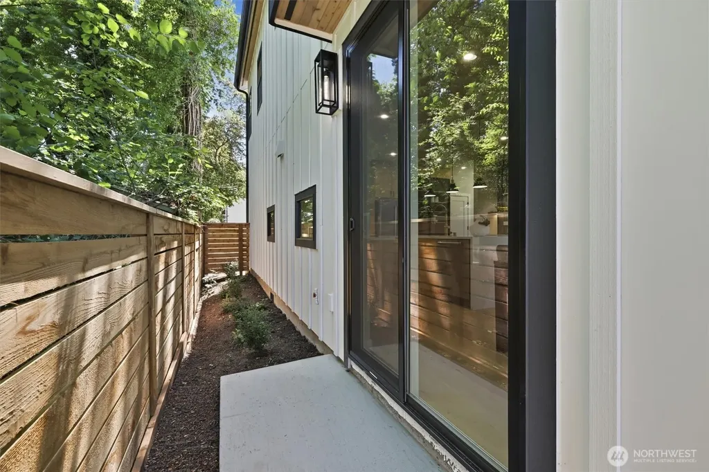 9016 124th Lane NE Kirkland WA 98033
