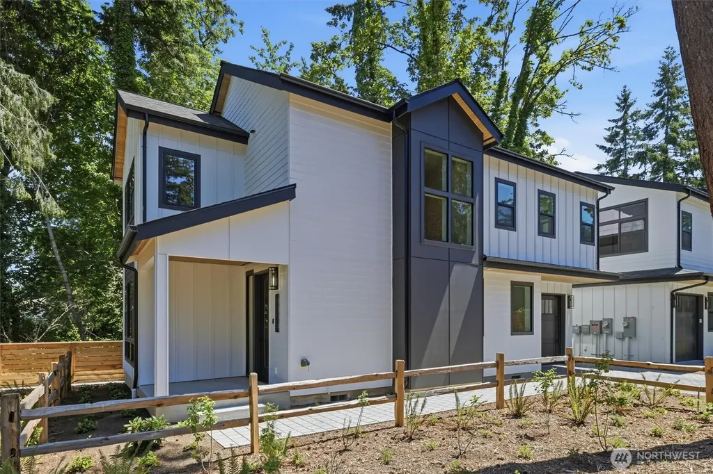 9016 124th Lane NE Kirkland WA 98033