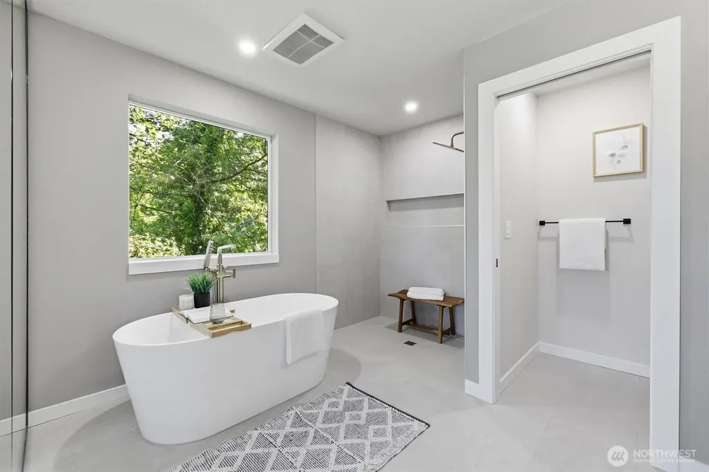 9016 124th Lane NE Kirkland WA 98033