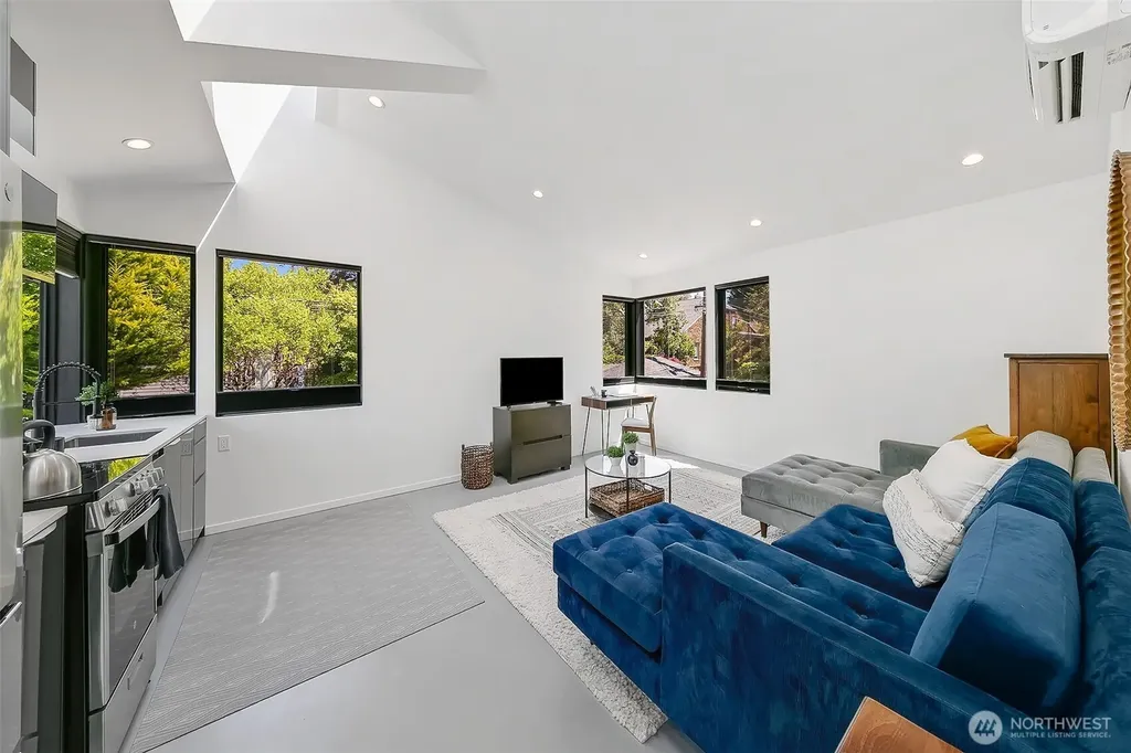 7516 E Green Lake Drive N Seattle WA 98103