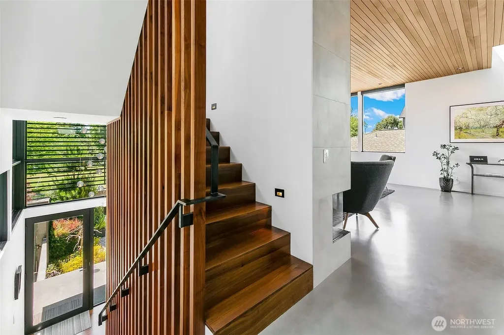 7516 E Green Lake Drive N Seattle WA 98103