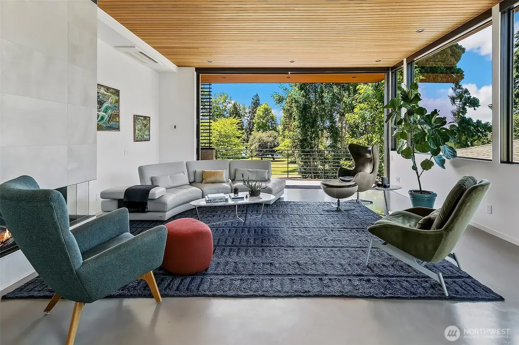 7516 E Green Lake Drive N Seattle WA 98103