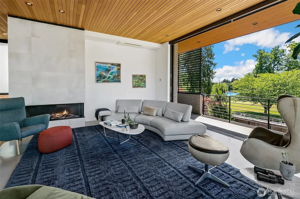 7516 E Green Lake Drive N Seattle WA 98103