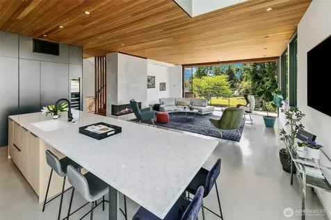 7516 E Green Lake Drive N Seattle WA 98103