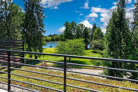 7516 E Green Lake Drive N Seattle WA 98103