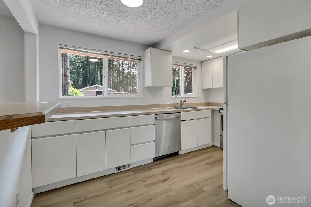 16200 Avondale Rd NE Woodinville WA 98077