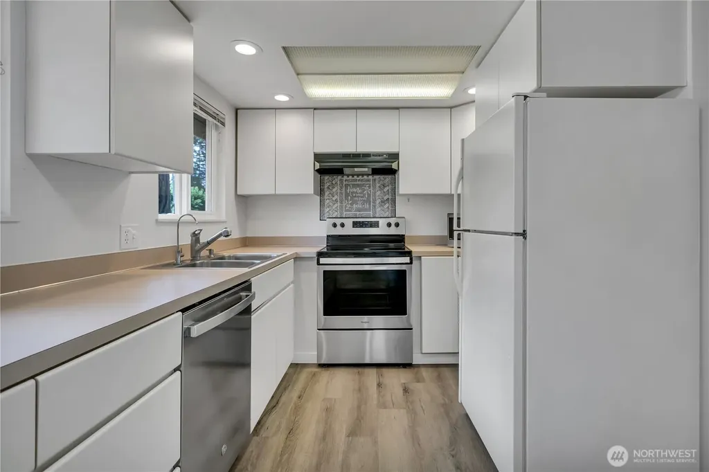 16200 Avondale Rd NE Woodinville WA 98077