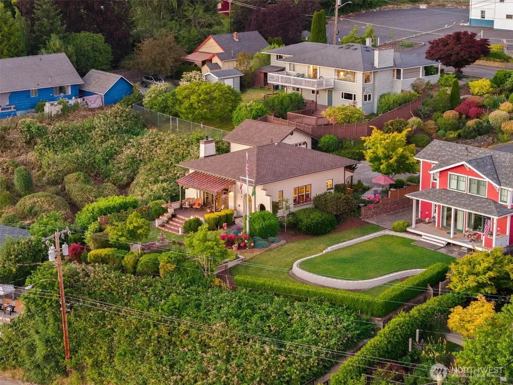18897 4th Avenue NE Poulsbo WA 98370