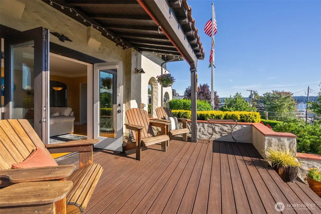18897 4th Avenue NE Poulsbo WA 98370