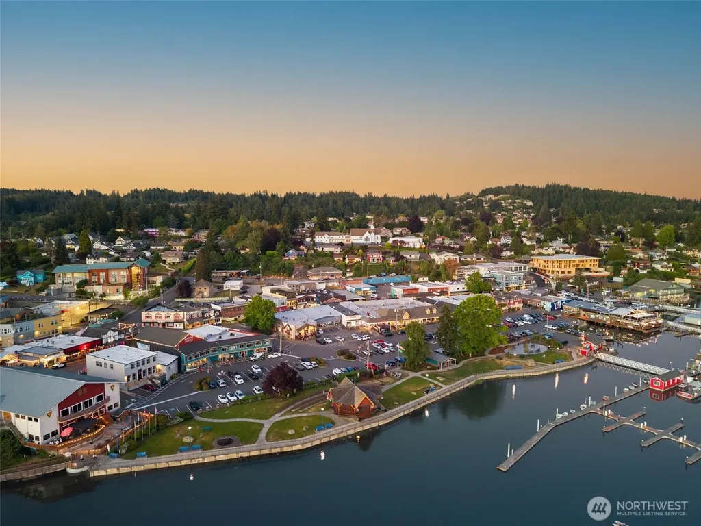 18897 4th Avenue NE Poulsbo WA 98370