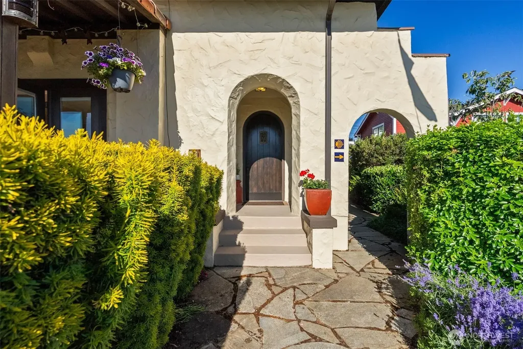 18897 4th Avenue NE Poulsbo WA 98370