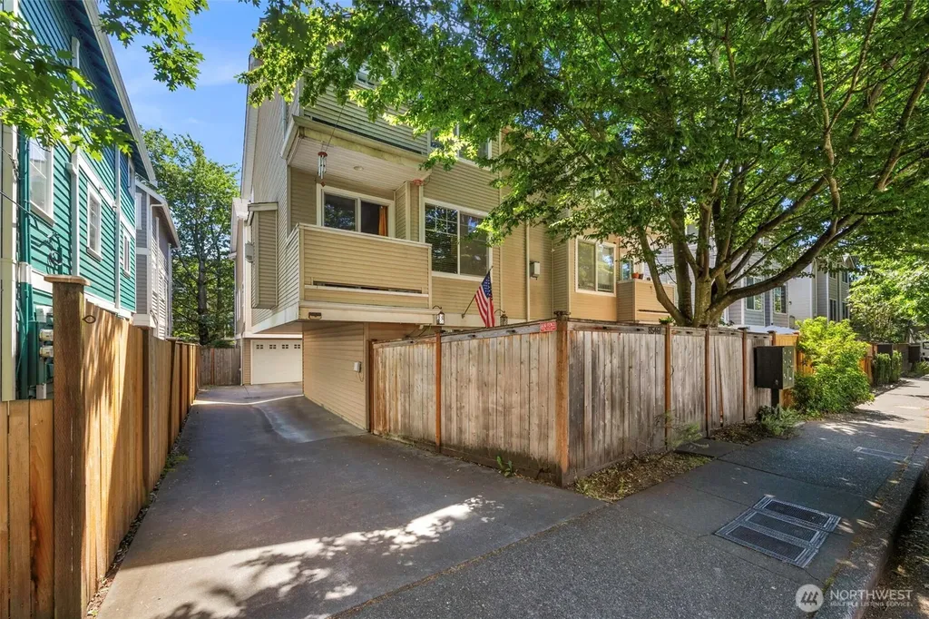 8548 Midvale Avenue N Seattle WA 98103