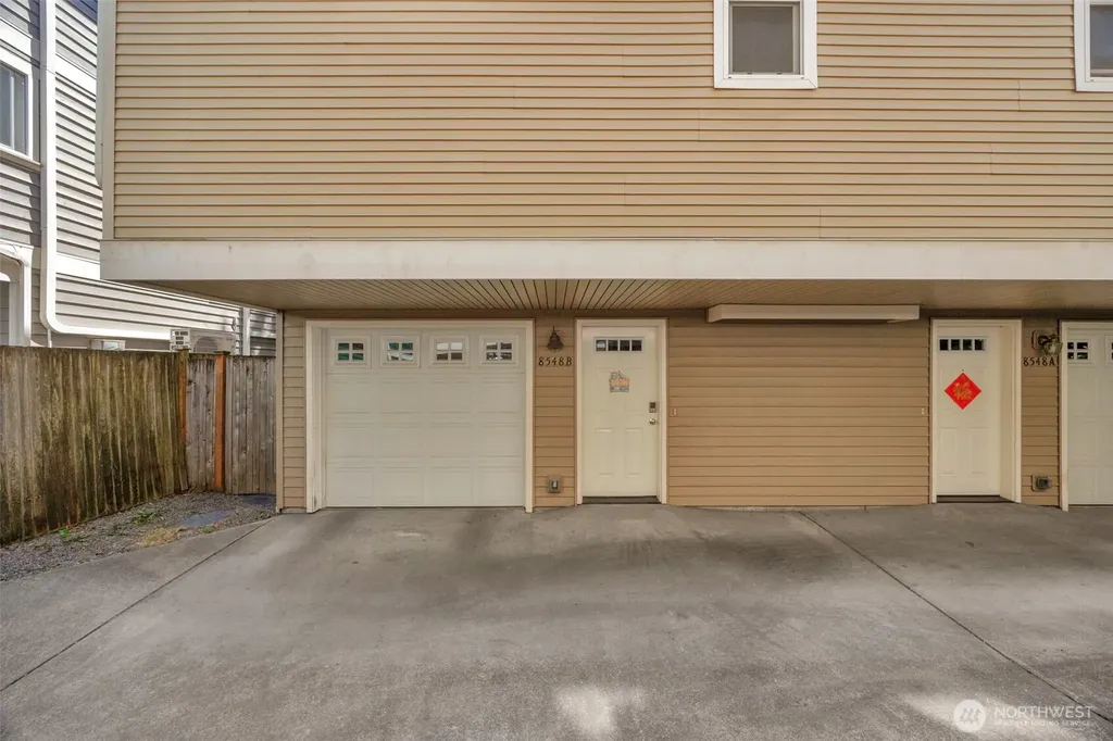8548 Midvale Avenue N Seattle WA 98103