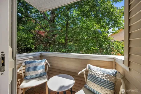 8548 Midvale Avenue N Seattle WA 98103