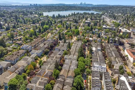 8548 Midvale Avenue N Seattle WA 98103