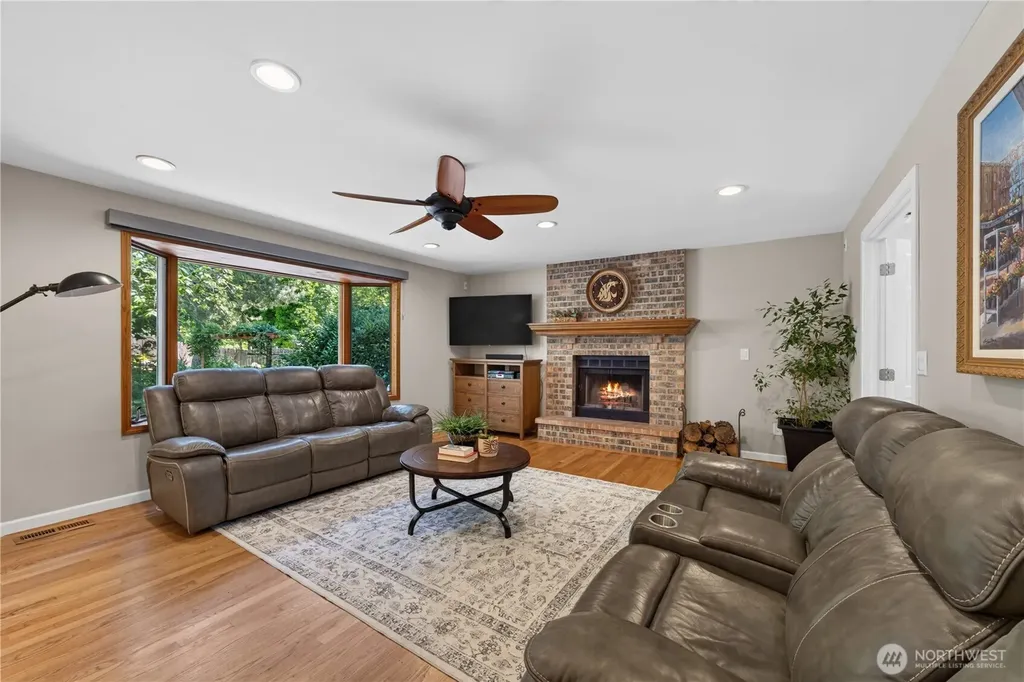 15201 162nd Avenue SE Renton WA 98058