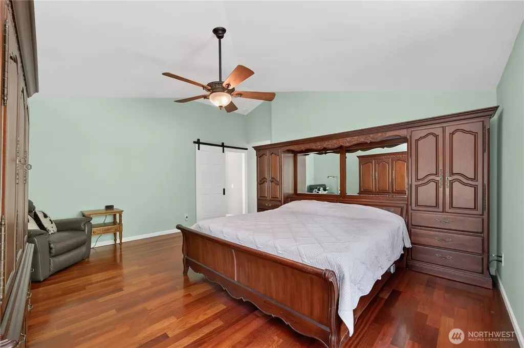 15201 162nd Avenue SE Renton WA 98058