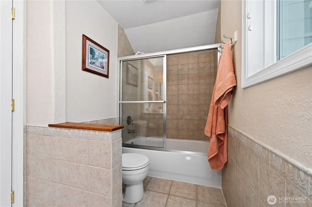 15201 162nd Avenue SE Renton WA 98058