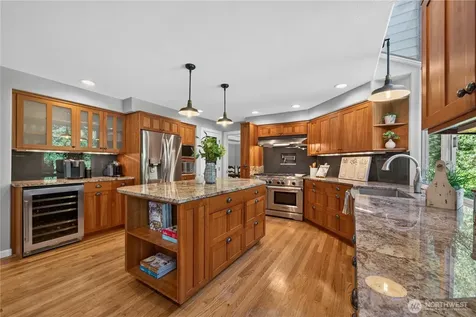 15201 162nd Avenue SE Renton WA 98058