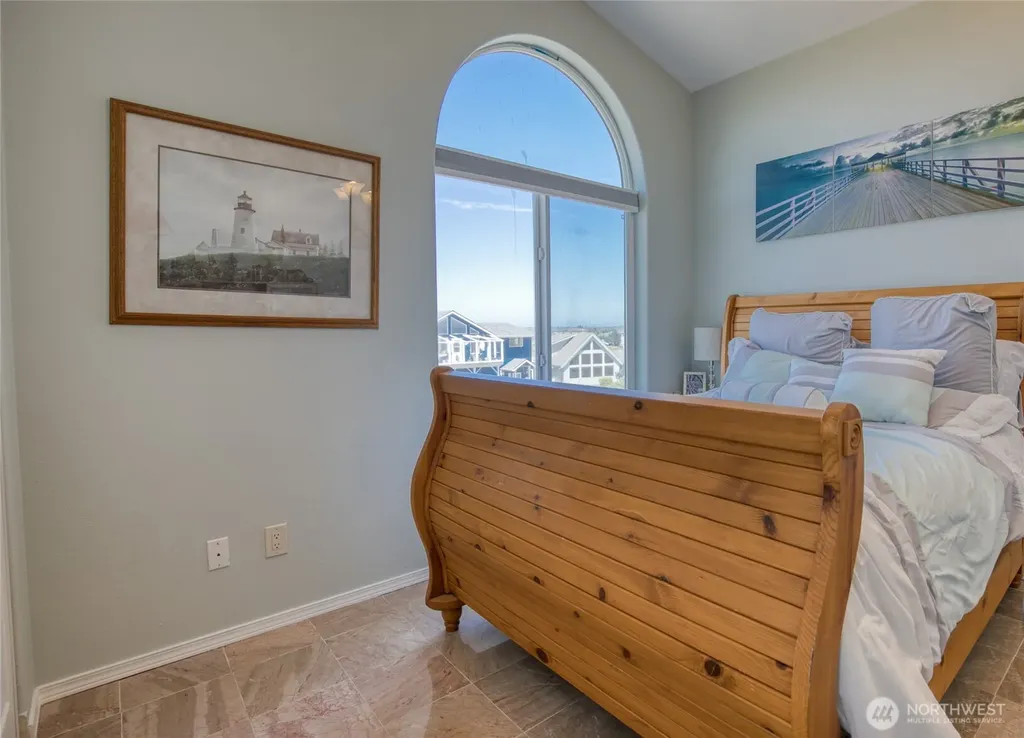 1477 Ocean Crest Avenue Ocean Shores WA 98569