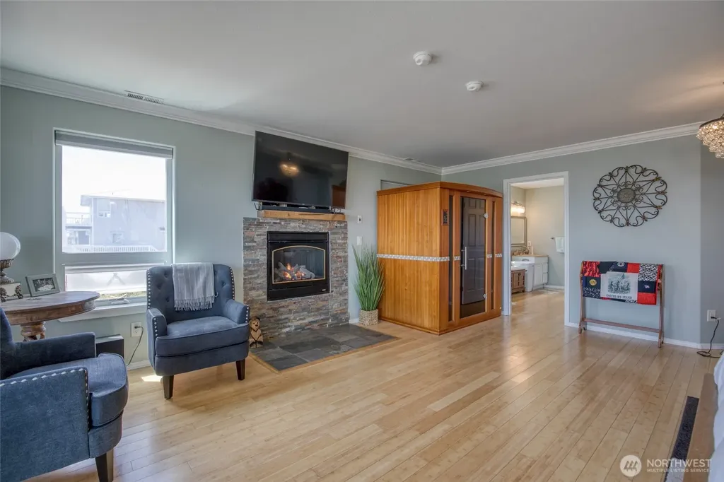 1477 Ocean Crest Avenue Ocean Shores WA 98569