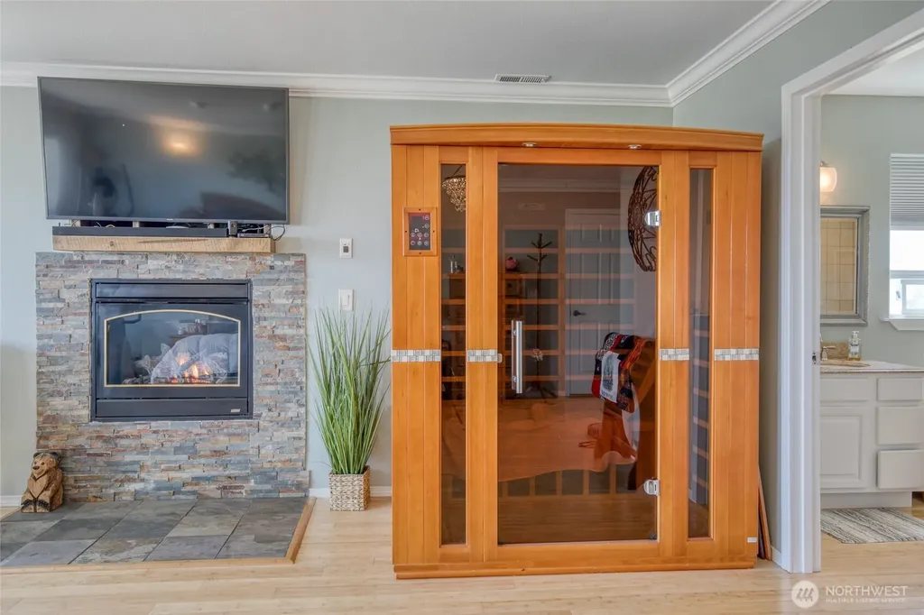 1477 Ocean Crest Avenue Ocean Shores WA 98569