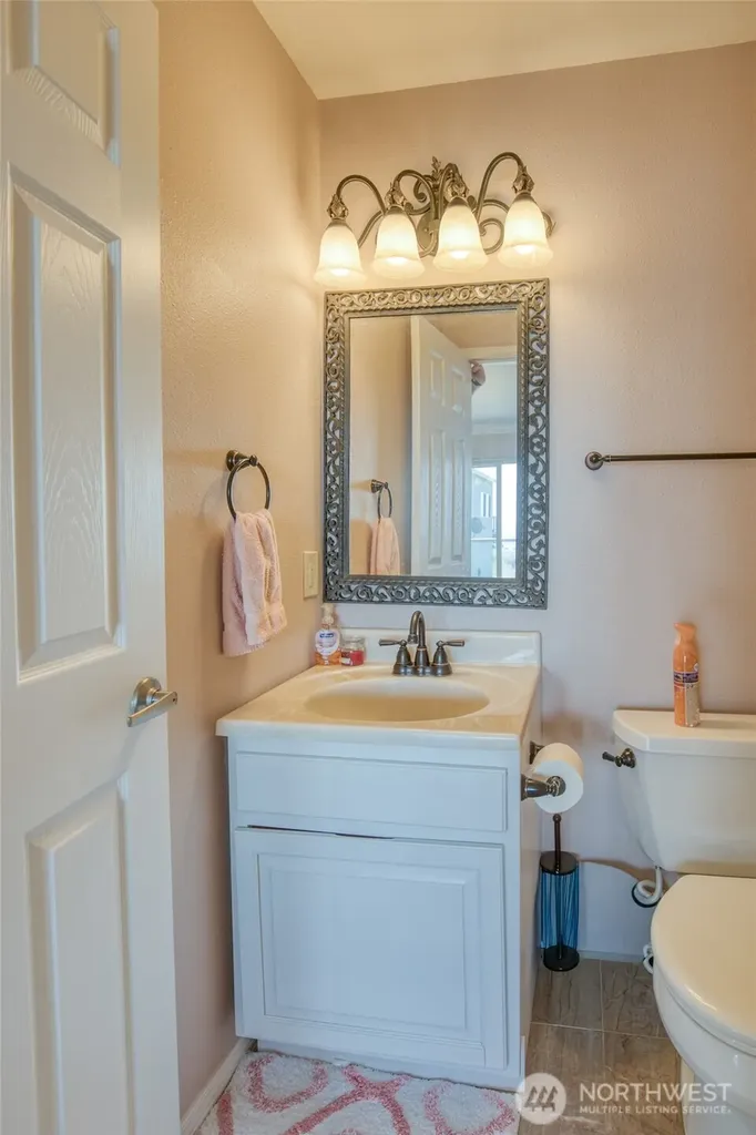 1477 Ocean Crest Avenue Ocean Shores WA 98569
