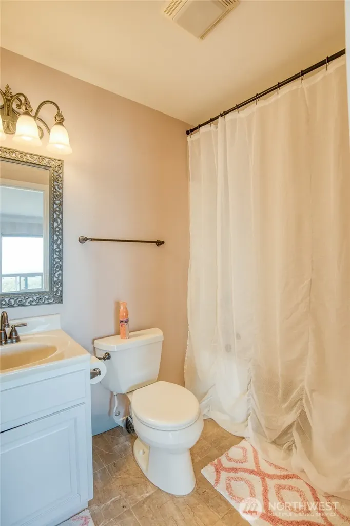 1477 Ocean Crest Avenue Ocean Shores WA 98569