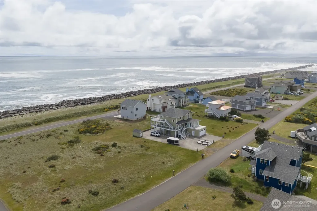 1477 Ocean Crest Avenue Ocean Shores WA 98569