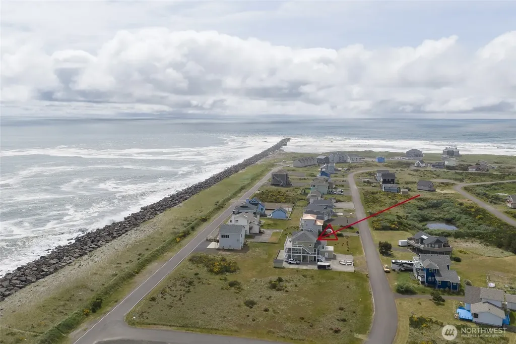 1477 Ocean Crest Avenue Ocean Shores WA 98569