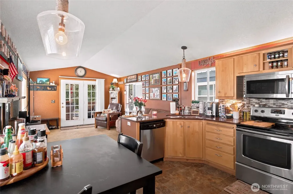 11155 S Lakeshore Road Chelan WA 98816