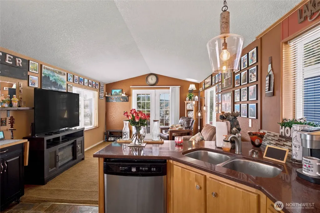 11155 S Lakeshore Road Chelan WA 98816