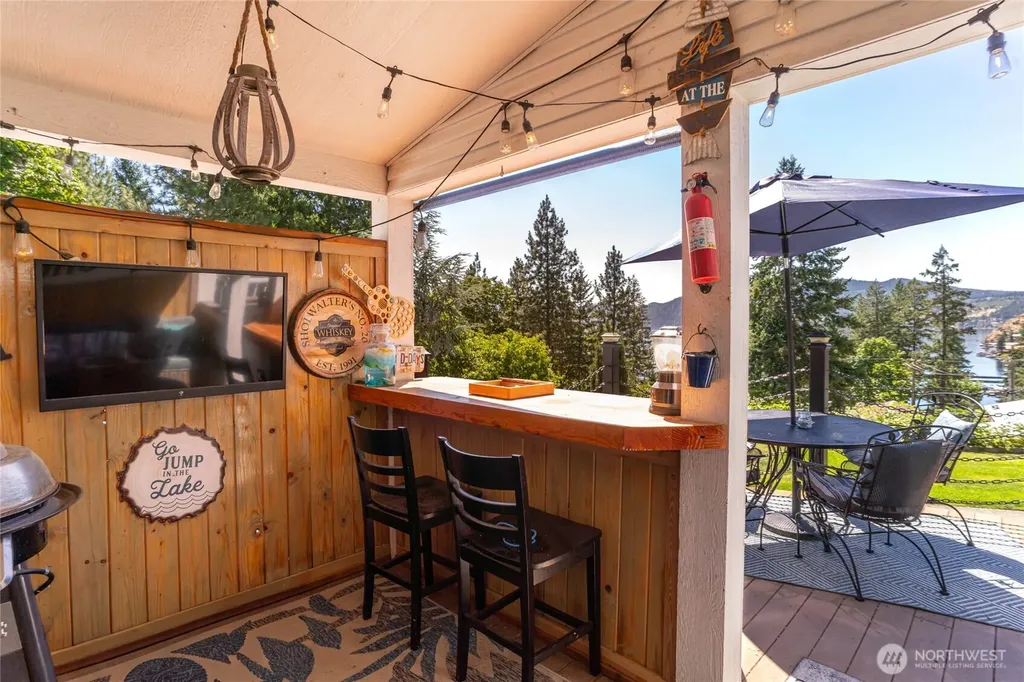 11155 S Lakeshore Road Chelan WA 98816