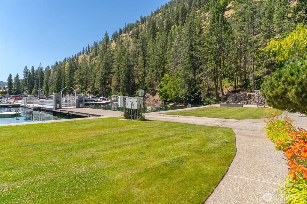 11155 S Lakeshore Road Chelan WA 98816