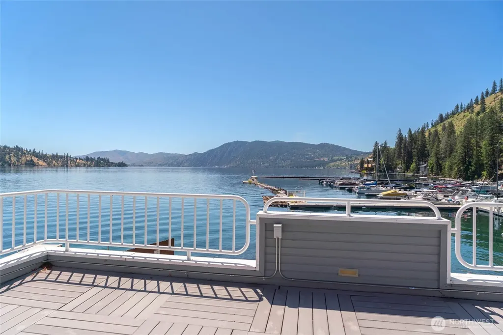11155 S Lakeshore Road Chelan WA 98816