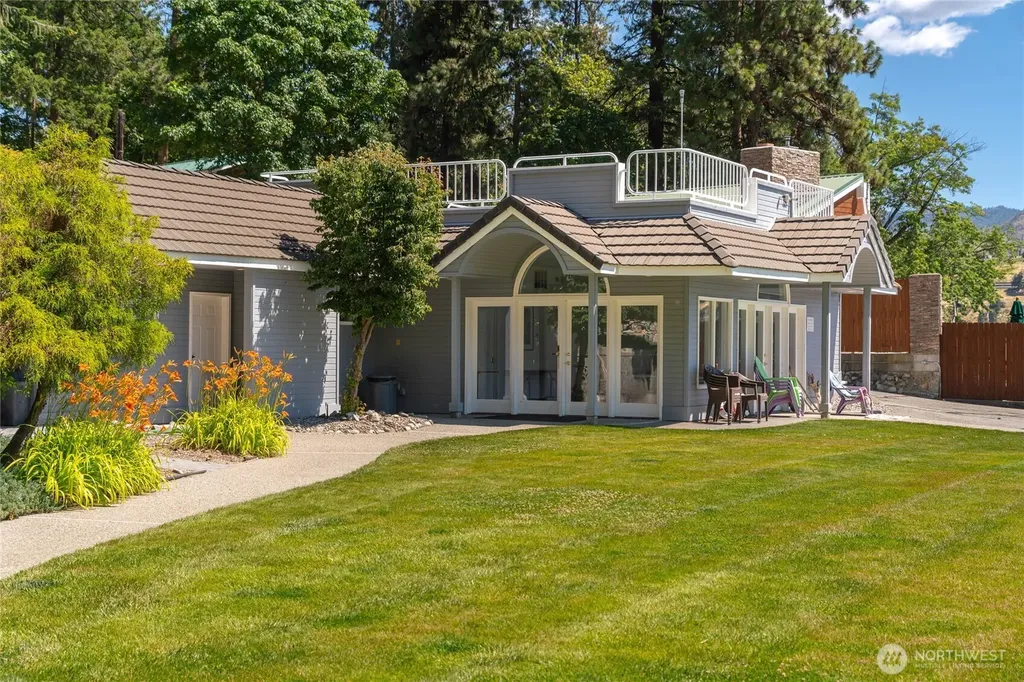 11155 S Lakeshore Road Chelan WA 98816