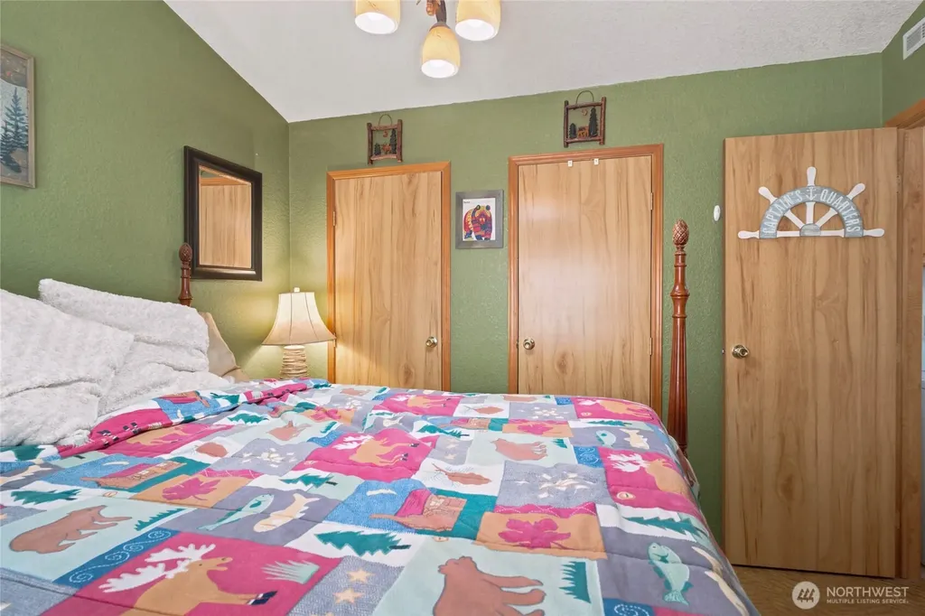 11155 S Lakeshore Road Chelan WA 98816
