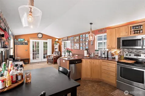 11155 S Lakeshore Road Chelan WA 98816