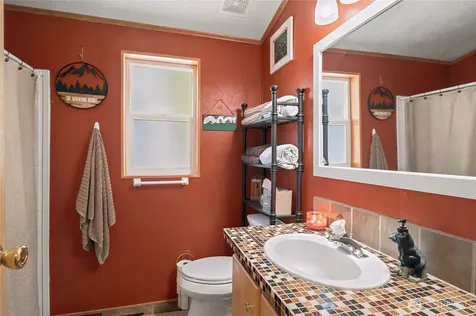 11155 S Lakeshore Road Chelan WA 98816
